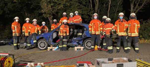 Gruppenfoto am Übungsobjekt